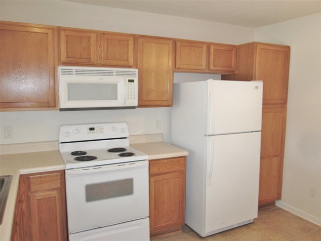 Building Photo - 219 Palace Cir