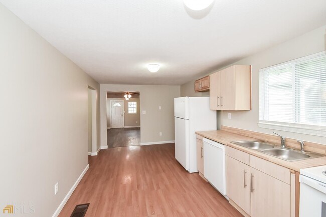 Building Photo - 2845 Mann Rd
