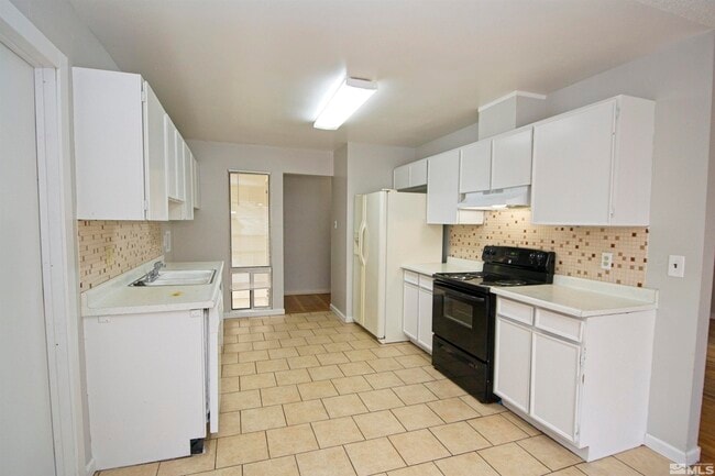 Building Photo - 3310 Probasco Way