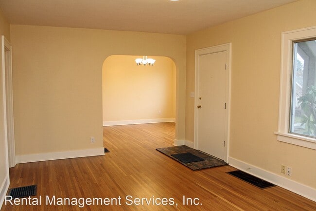 Building Photo - 2 br, 1 bath House - 3423 NE 54th Avenue