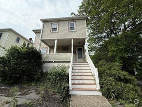 Building Photo - 210 Quincy Ave