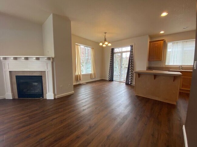 Building Photo - 1123 SW 160th Ave
