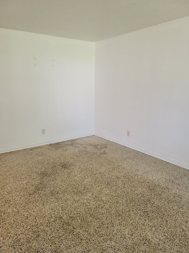 Foto del edificio - 2/1 DUPLEX LOCATED IN LEESBURG