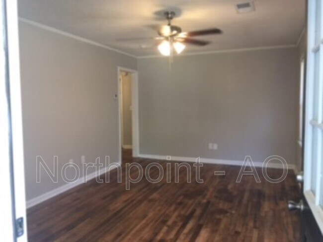 Building Photo - 2592 Plantation Dr