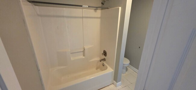 Foto del edificio - 285 Creekwood Ave