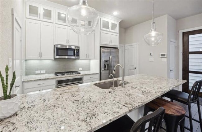 Cocina - 3839 Harry Wurzbach Rd