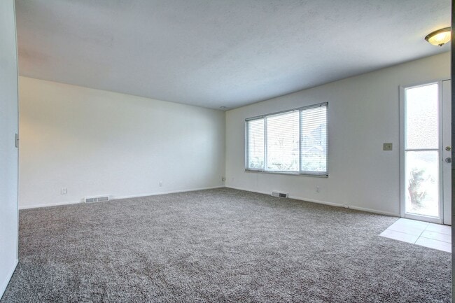 Building Photo - Location Location, Split level with privat...