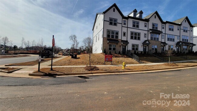 Building Photo - 2354 Donnelly Hls Ln