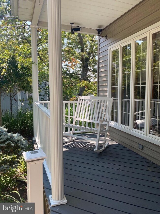 Foto del edificio - 762 Oak Grove Cir