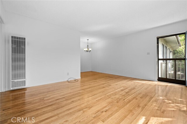 Foto del edificio - 675 N Rosemary Ln