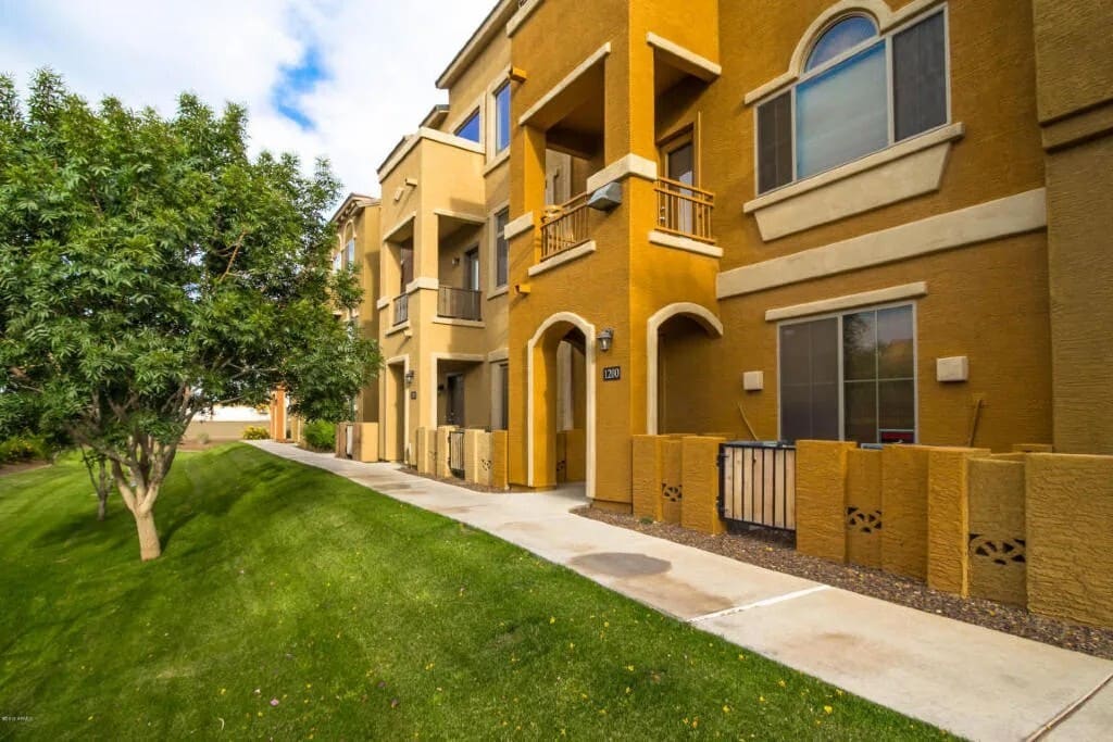 Foto principal - 900 S 94th St