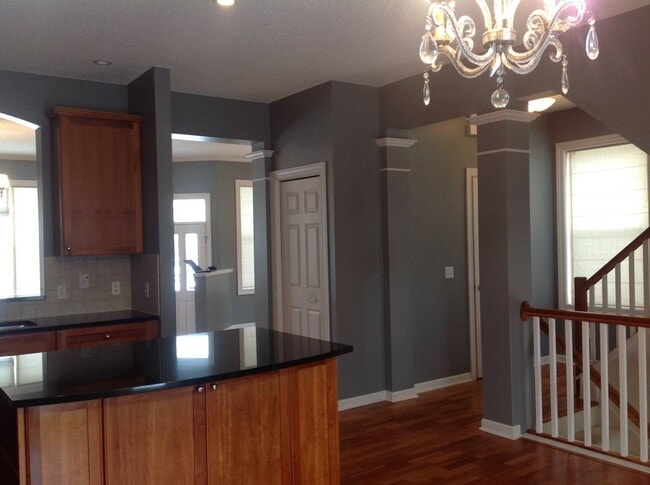 Kitchen - 49 4th Ave N