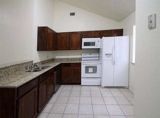 Foto del edificio - 302 Bluegrass Ln