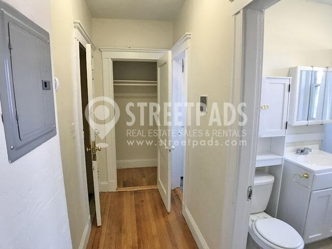 Photo - bedroom in Boston MA 02215 Apartment