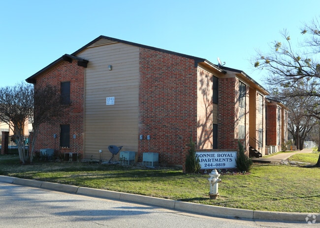 Building Photo - Bonnie Royal