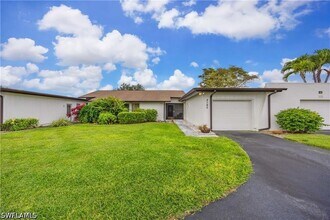 Building Photo - 3195 Boca Ciega Dr
