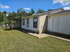Building Photo - 817 Lloyd Ln