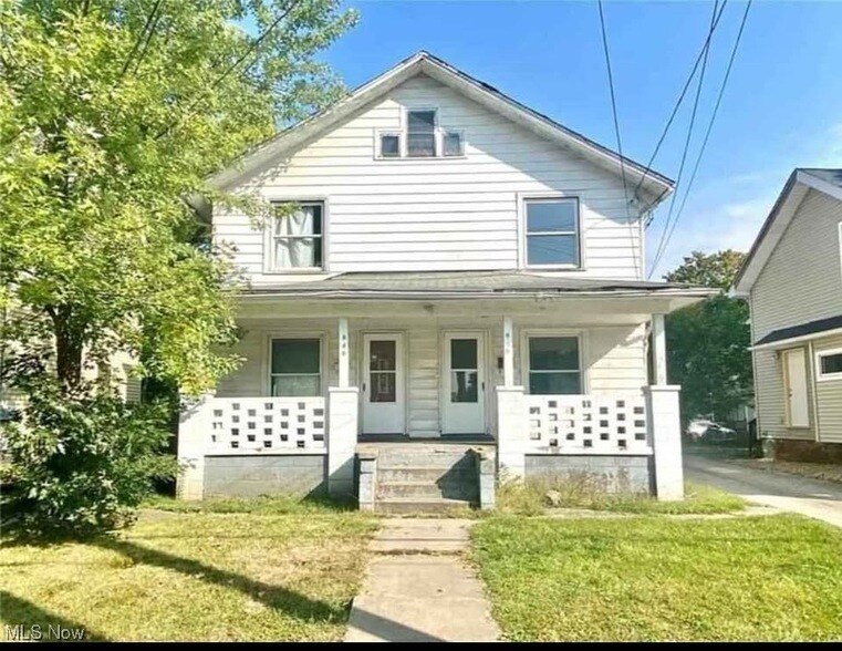 846 Hunter St NW Warren, OH 44485 – photo 1