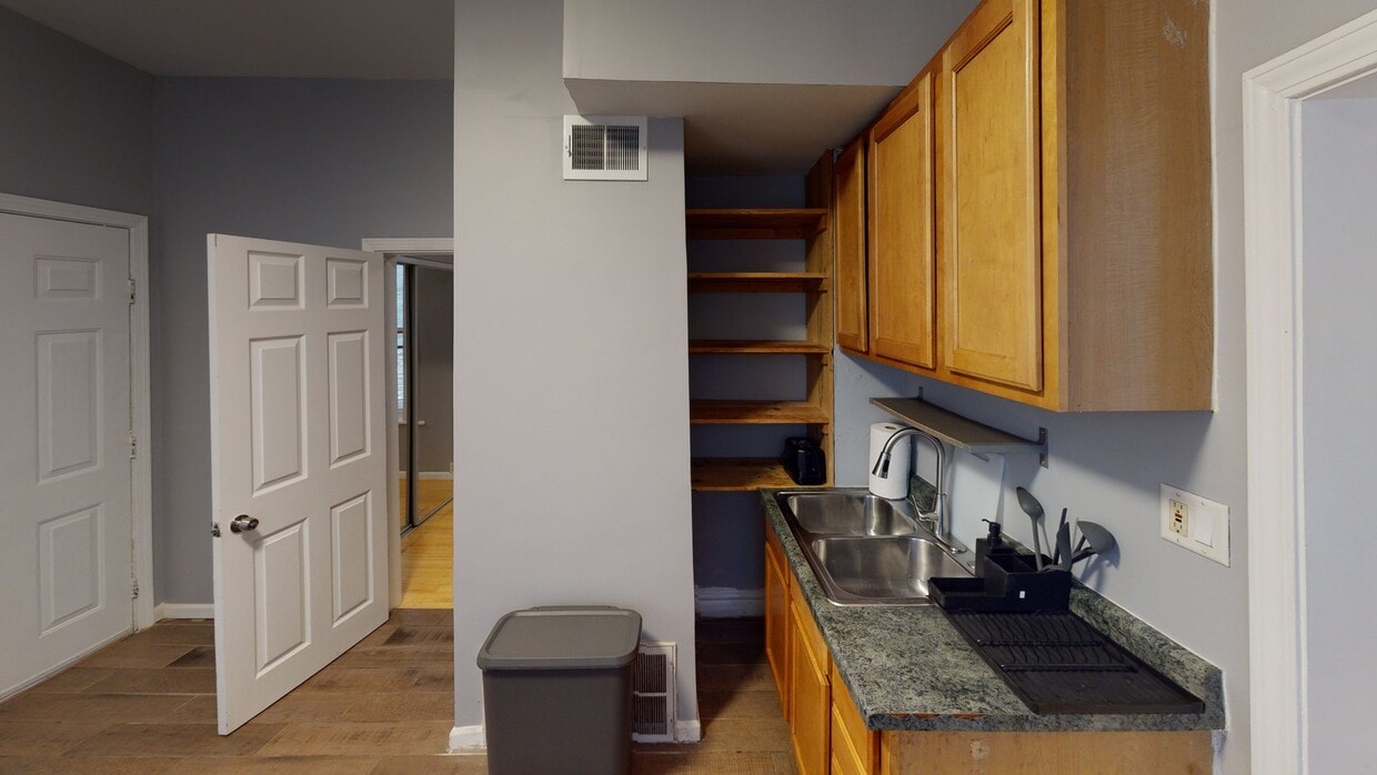Photo - 2611 W Armitage Ave Apartment