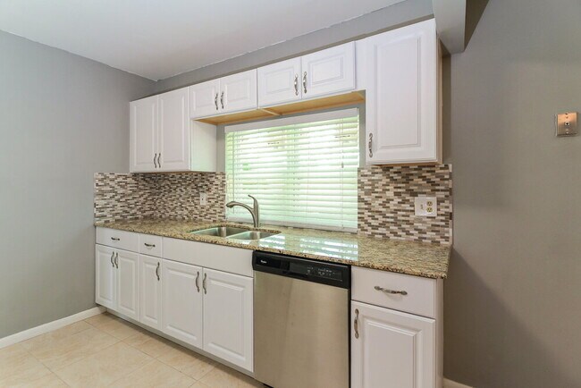 Building Photo - 1199 Kinglet Terrace
