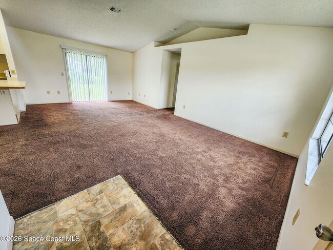 Foto del edificio - 821 Hawaii Ave NW