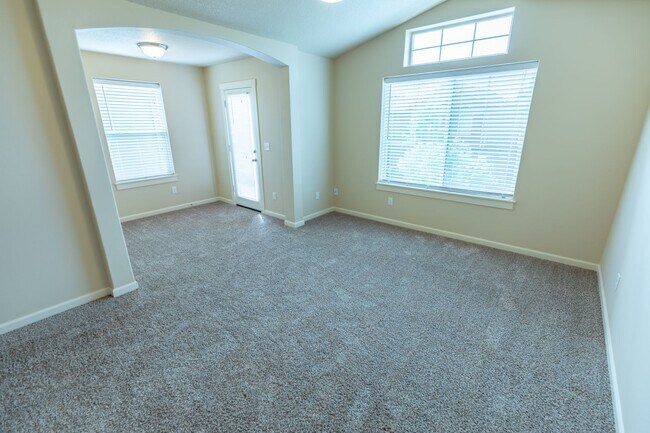 Building Photo - Three bedroom home in Hazel Dell - built i...