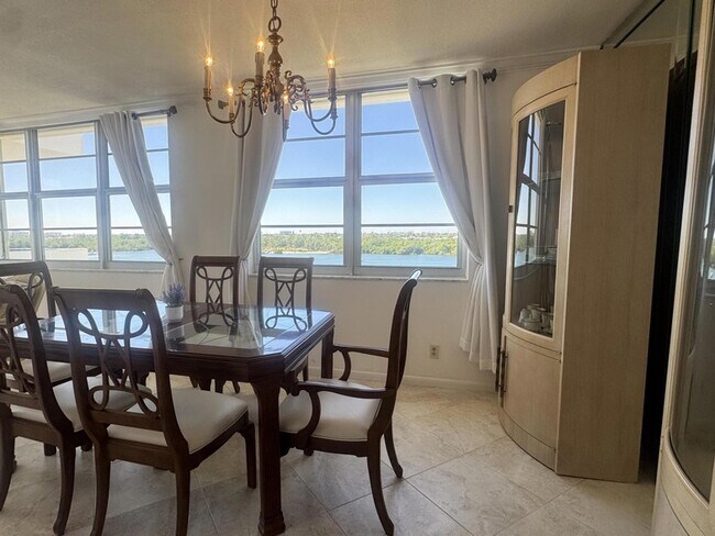 Foto del edificio - 2121 N Ocean Blvd