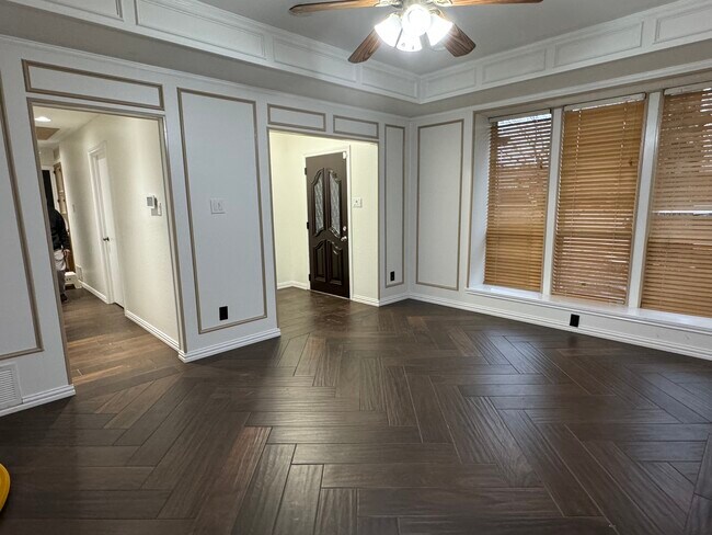 Foto del edificio - 700 Stoneybrook Dr