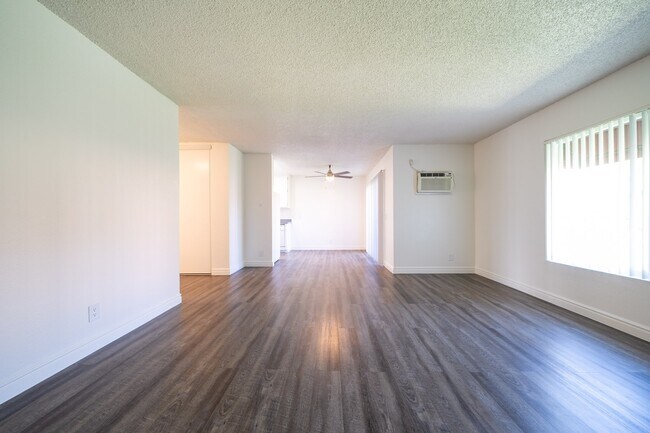 Foto del edificio - 1440 Oak Dr