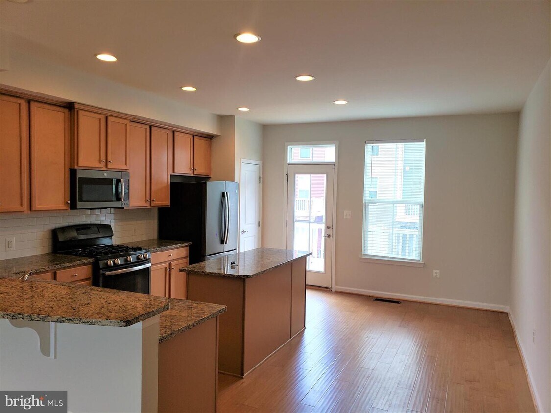 24909 Coats Square, Aldie, VA 20105 Townhome Rentals in Aldie VA