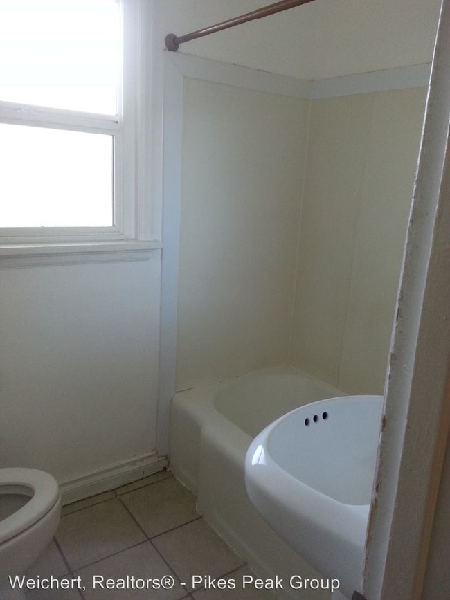 Building Photo - 3 br, 1.5 bath House - 1420 N. Union Blvd