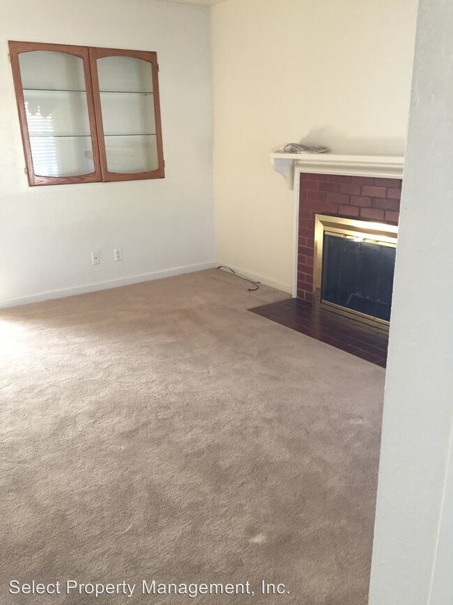 Building Photo - 16027 Via Conejo