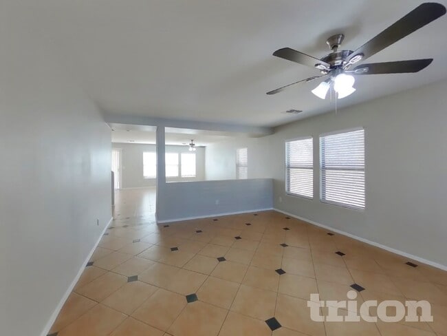 Building Photo - 6327 W Fawn Dr