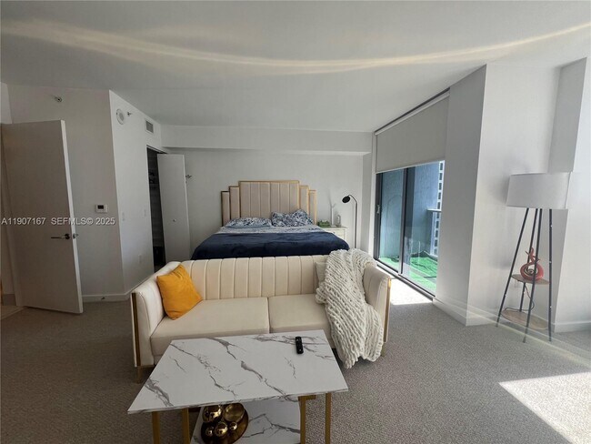 Foto del edificio - 31 SE 6th St