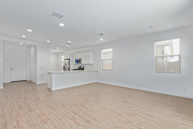 Building Photo - 5810 N 90th Dr