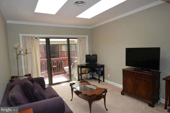 Foto del edificio - 208 Skyhill Rd