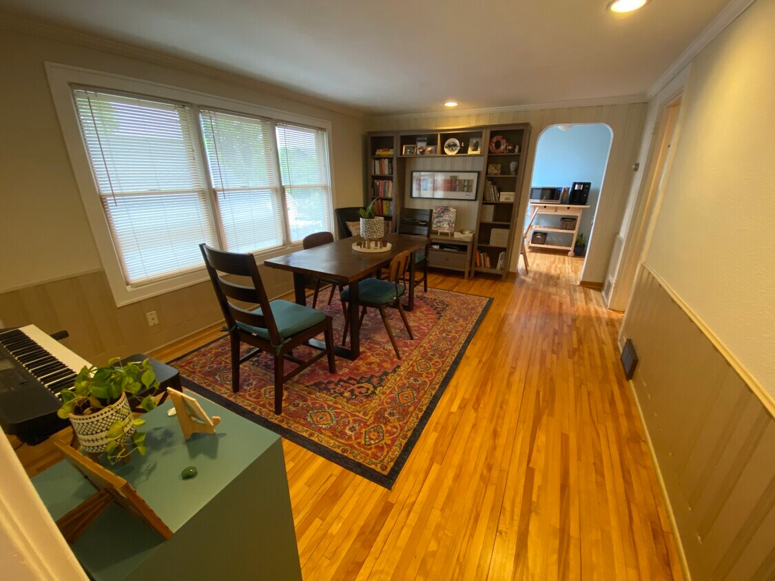 dining room or living room - 5008 Thomas Ave S