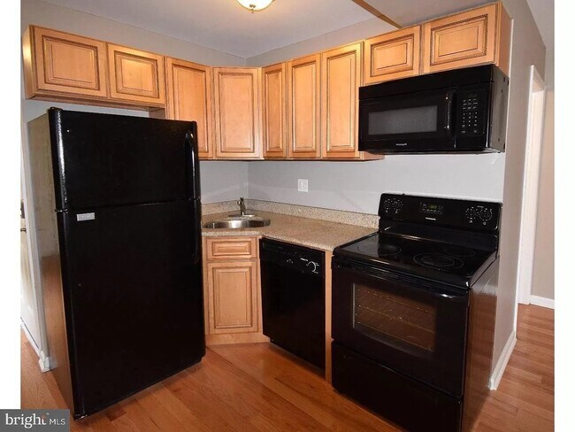 Building Photo - 1511 W Susquehanna Ave