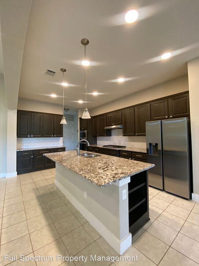 Foto del edificio - 5 br, 3.5 bath House - 120 Leann Way
