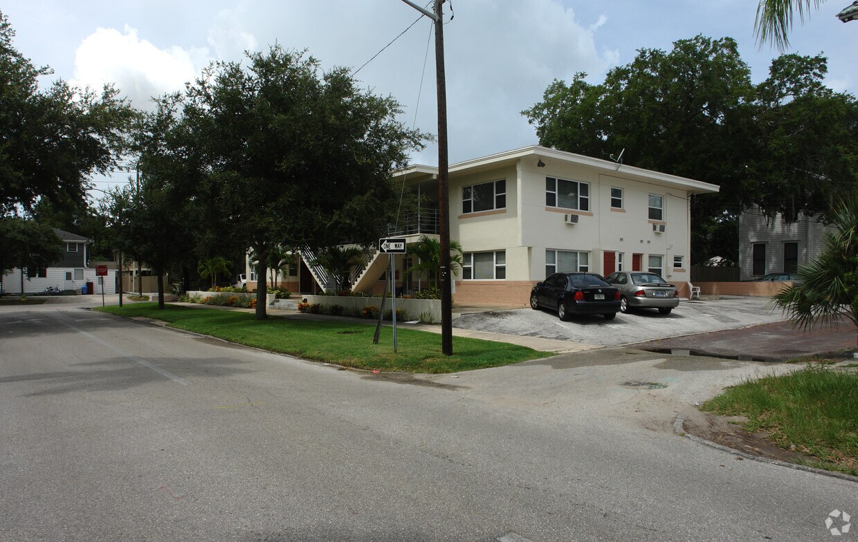 Building Photo - 900 3rd St N