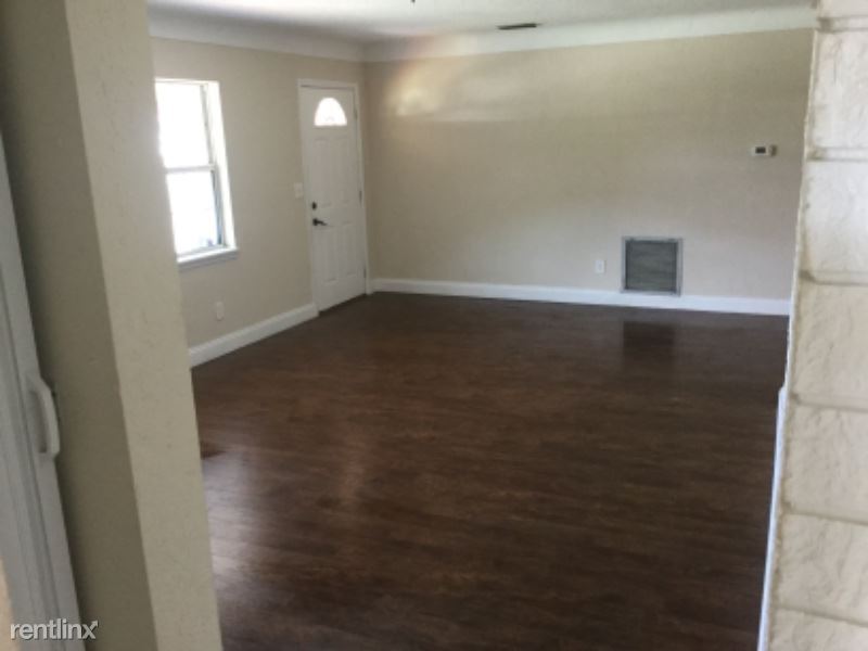 Primary Photo - 4 br, 2 bath House - 11439 119 Terrace North