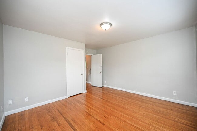 Building Photo - 203 Loraine Ave