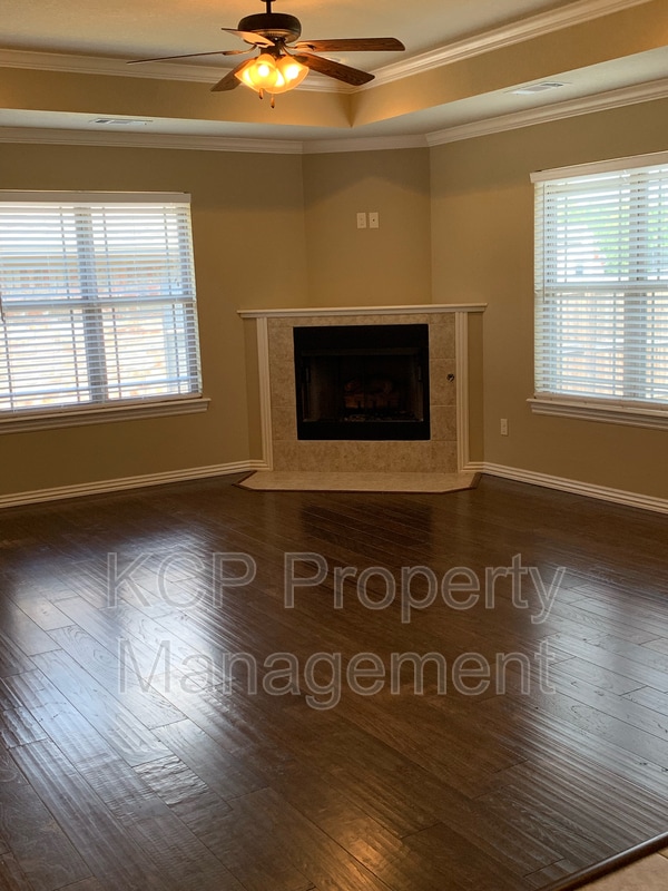Building Photo - 6105 Red Cedar Cir