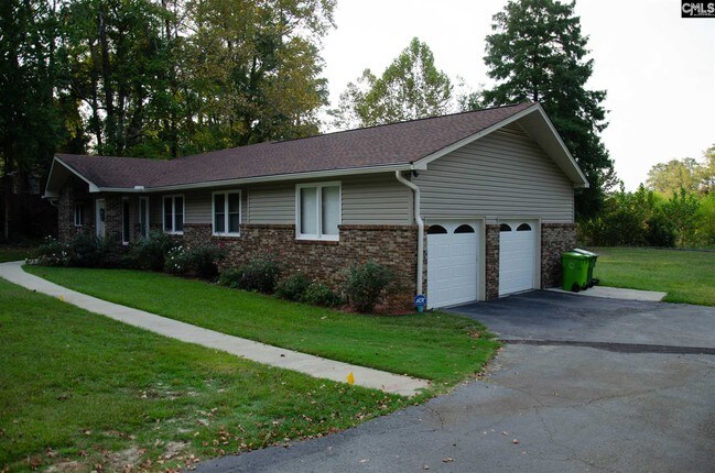 Foto del edificio - 1321 HardScrabble Rd