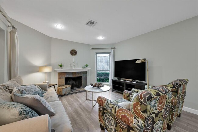 Building Photo - 2174 Augusta Dr