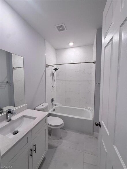 Building Photo - 912 Ossie Ave