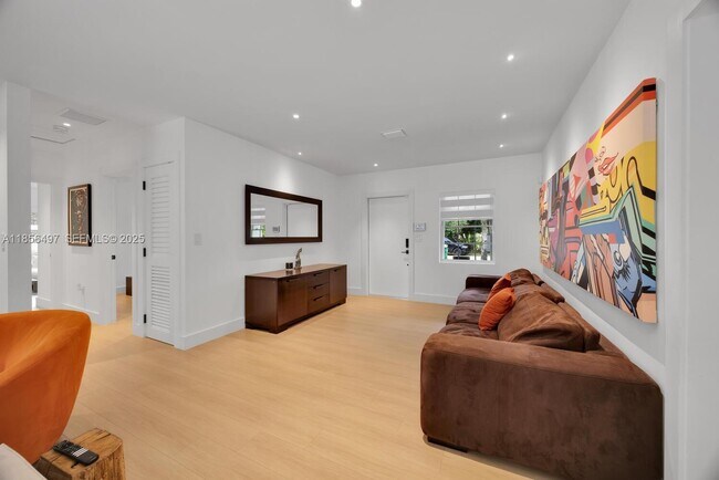 Foto del edificio - 5827 SW 69th Ct