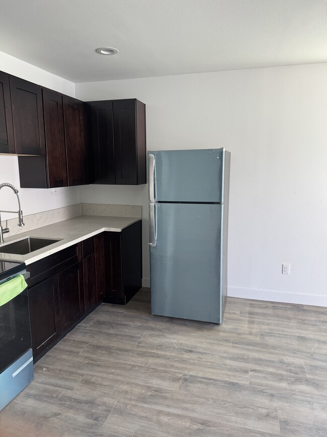 Foto del edificio - 1487 Claremont Pl