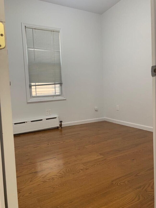 Foto del edificio - 2055 W 12th St