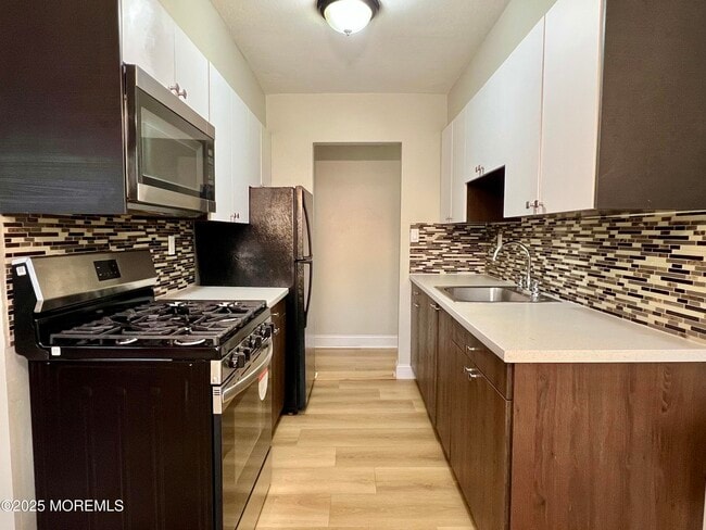 Building Photo - 12 Manchester Ct